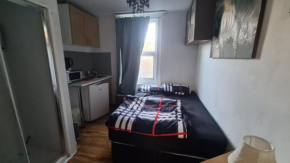 Small Unique studio near beach